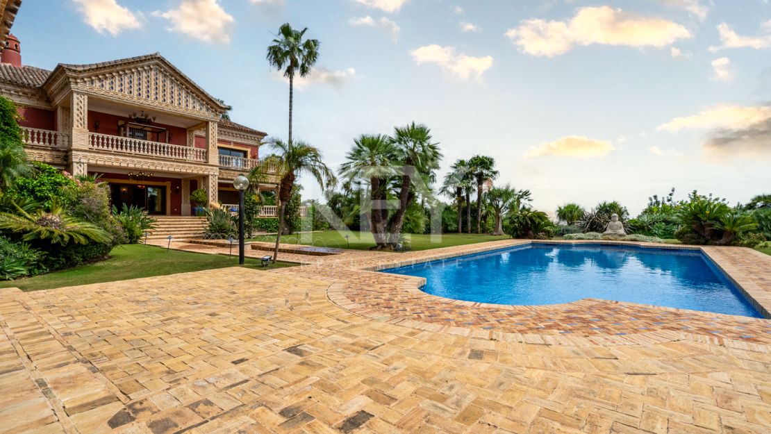 Потрясающая вилла на продажу на Золотой Миле, Марбея