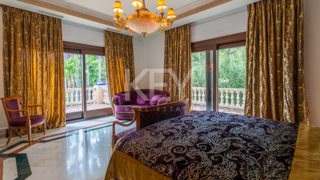 Потрясающая вилла на продажу на Золотой Миле, Марбея