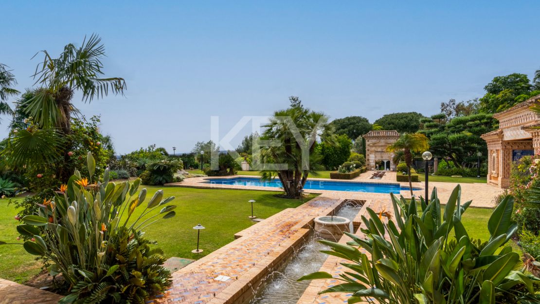 Потрясающая вилла на продажу на Золотой Миле, Марбея