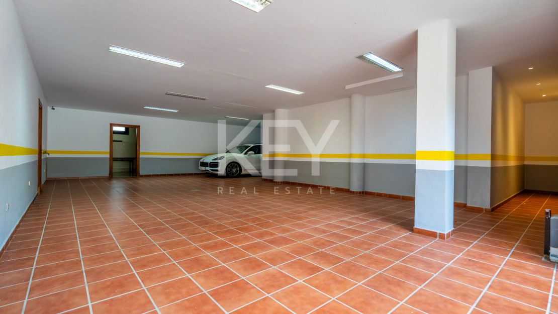 Потрясающая вилла на продажу на Золотой Миле, Марбея