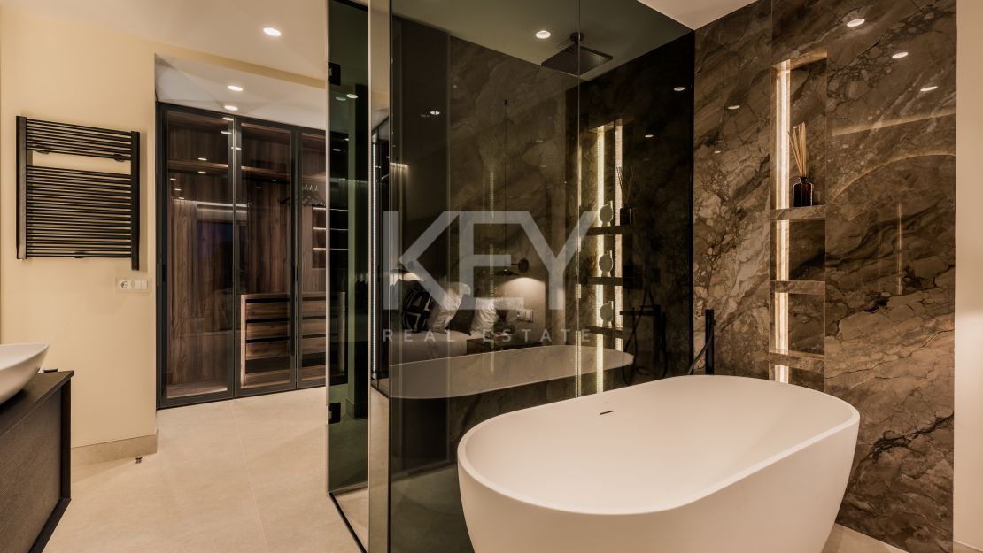 Apartamento junto a la playa en venta en la Nueva Milla de Oro, Estepona