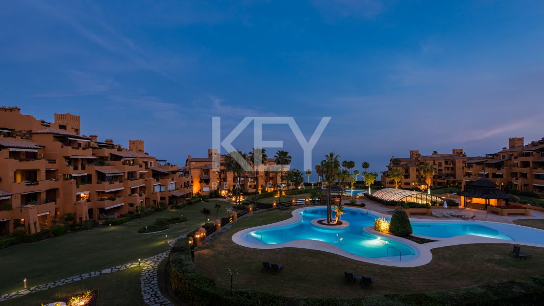 Apartamento junto a la playa en venta en la Nueva Milla de Oro, Estepona