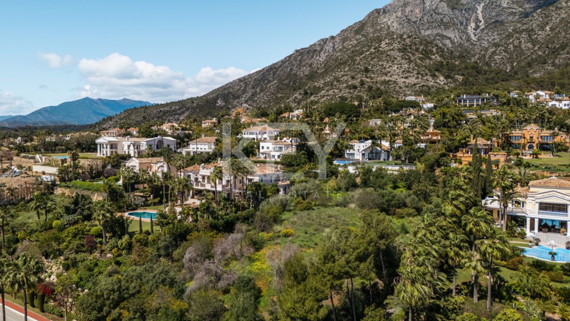 Фантастический участок на продажу в уникальном месте Сьерра-Бланка, Золотая Миля, Марбея