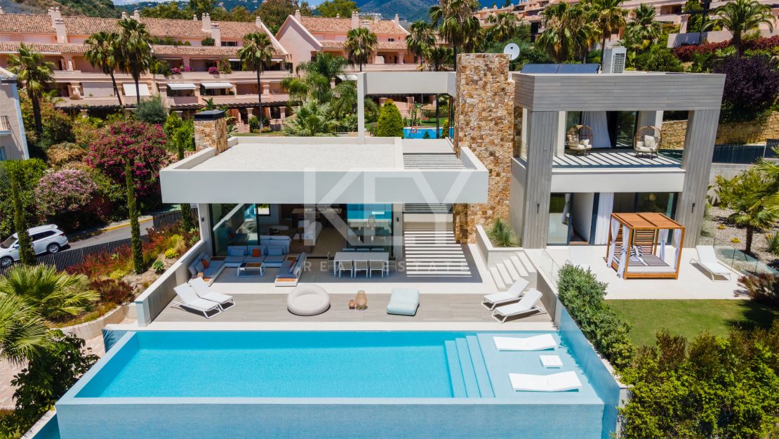 Fantástica villa en venta dentro de un complejo de golf en Nueva Andalucía, Marbella