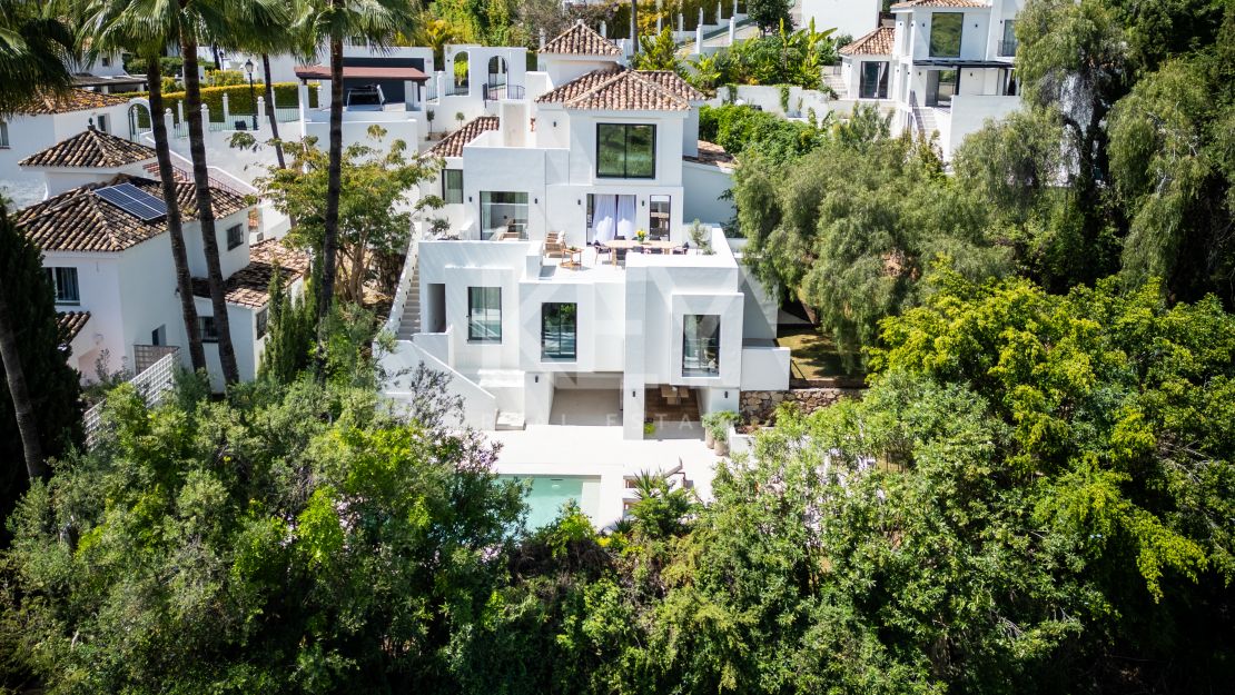 Luxurious villa for sale in Nueva Andalucia, Marbella