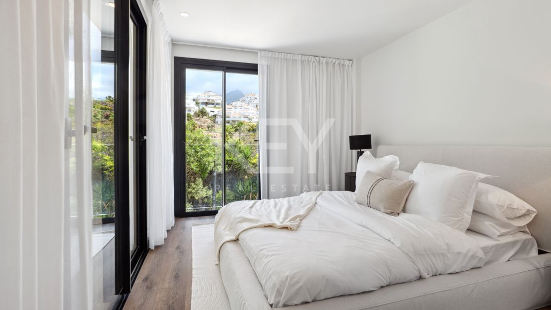 Luxurious villa for sale in Nueva Andalucia, Marbella