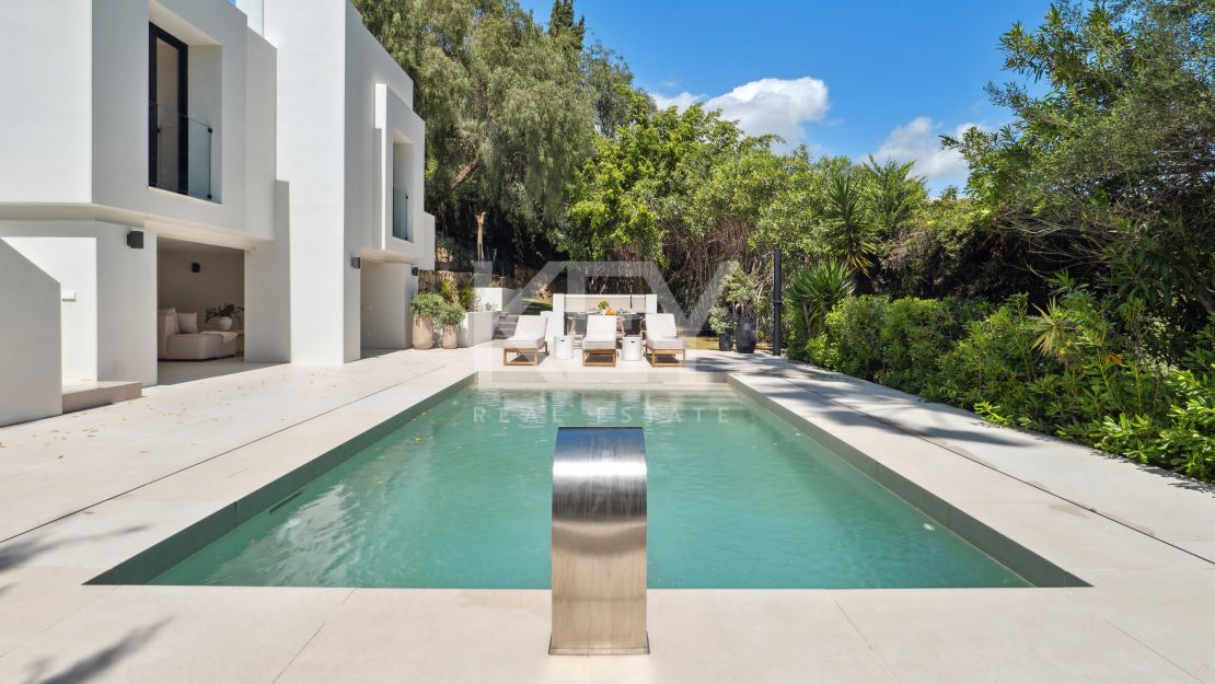 Luxurious villa for sale in Nueva Andalucia, Marbella