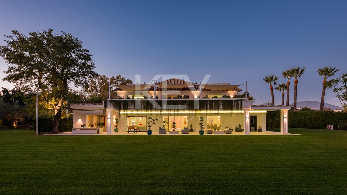 Современная и просторная вилла в продаже в Лас Флорес, Бенаавис