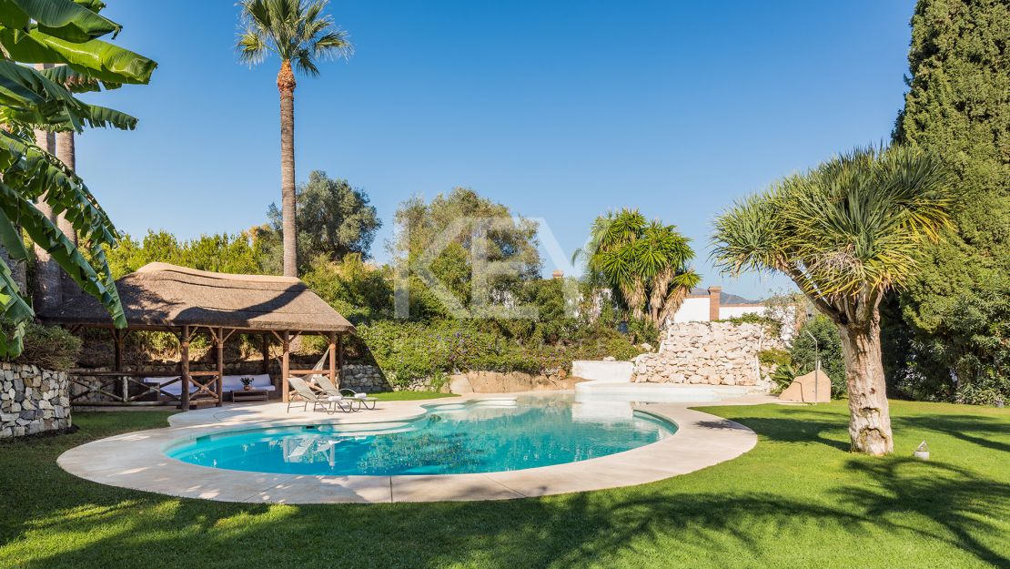 Современная и просторная вилла в продаже в Лас Флорес, Бенаавис