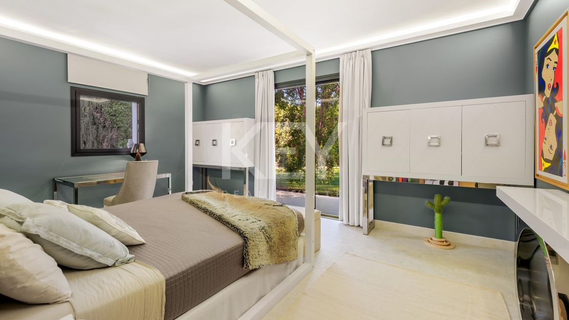 Современная и просторная вилла в продаже в Лас Флорес, Бенаавис