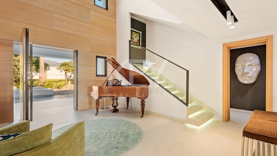 Современная и просторная вилла в продаже в Лас Флорес, Бенаавис