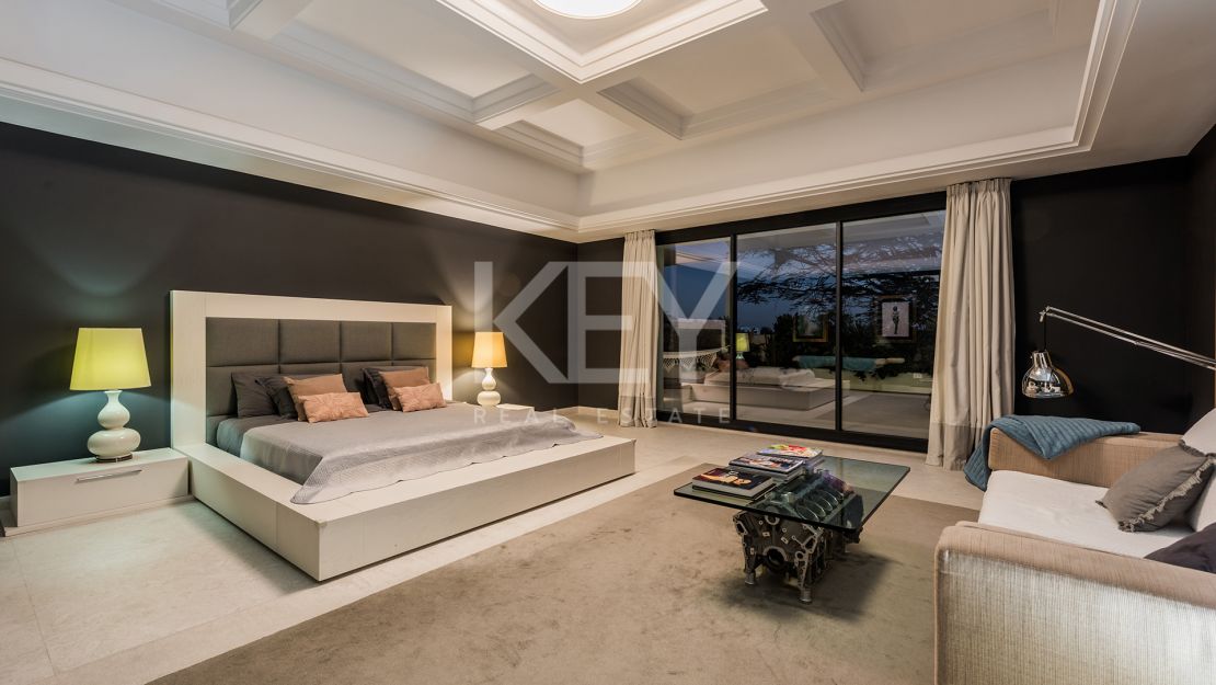 Современная и просторная вилла в продаже в Лас Флорес, Бенаавис