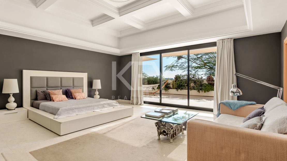 Современная и просторная вилла в продаже в Лас Флорес, Бенаавис