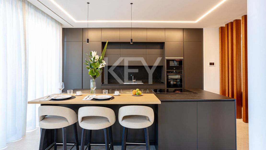 Modern and stylish villa for sale in El Paraiso, Estepona, Malaga