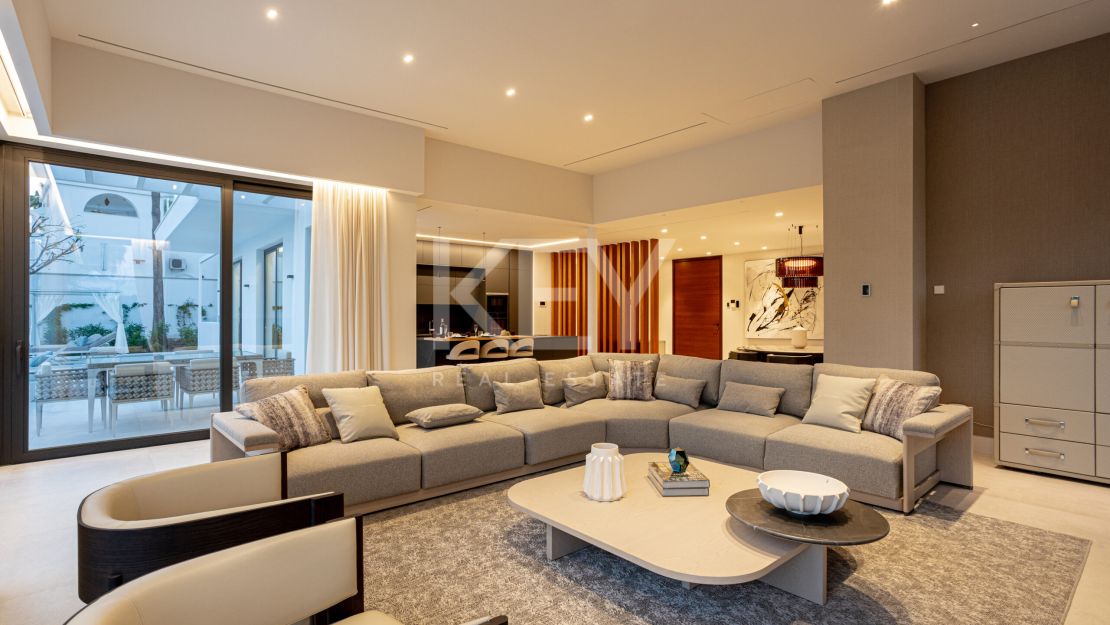 Modern and stylish villa for sale in El Paraiso, Estepona, Malaga