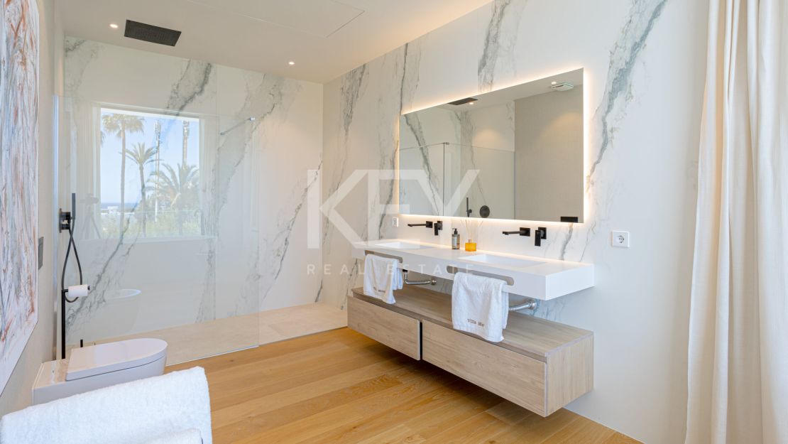 Modern and stylish villa for sale in El Paraiso, Estepona, Malaga