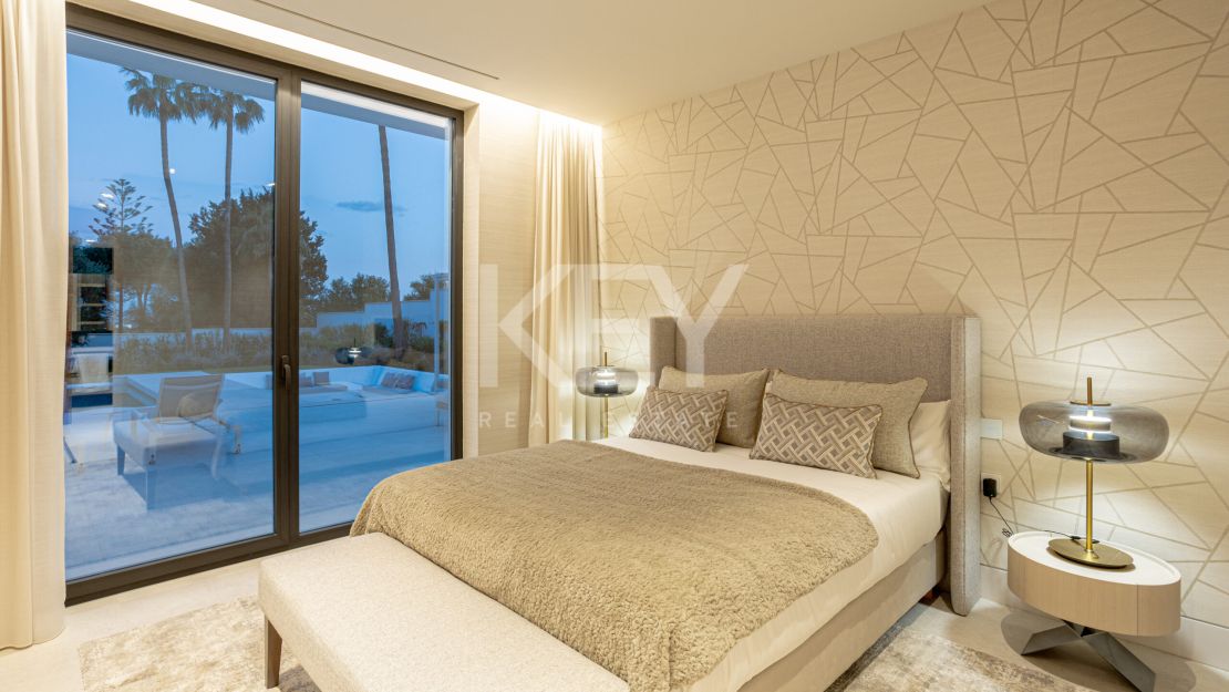 Modern and stylish villa for sale in El Paraiso, Estepona, Malaga