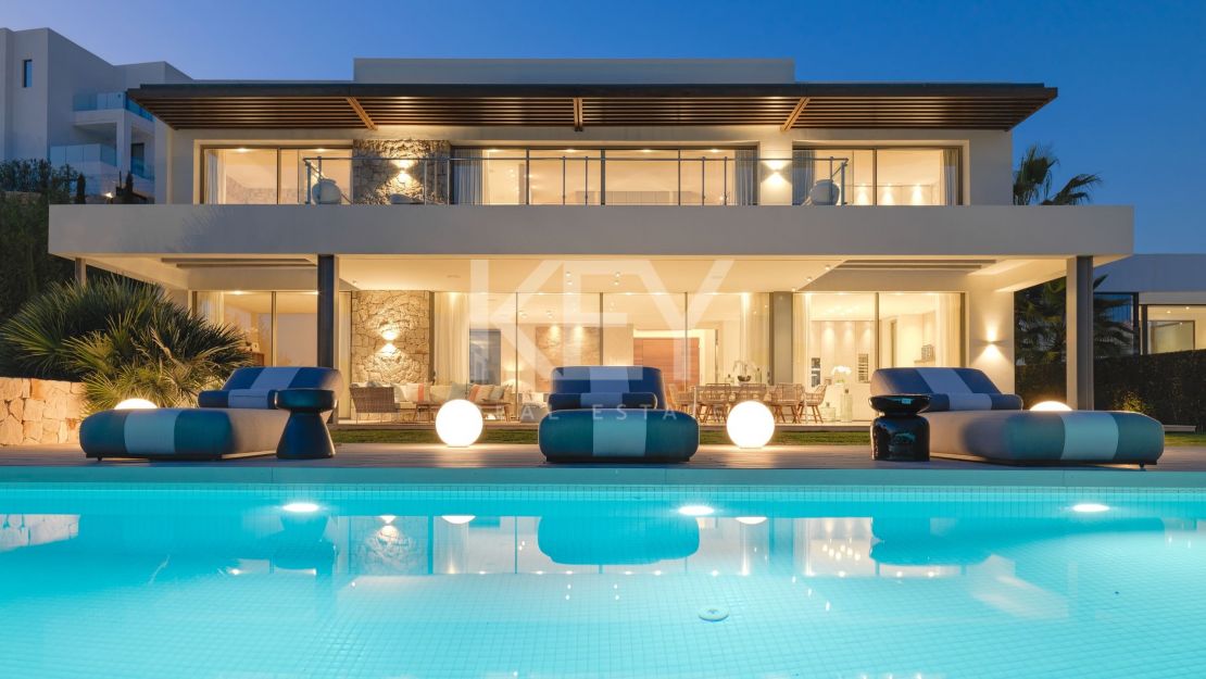 Exceptional Luxury Villa for Sale in La Alqueria, Benahavis, Malaga