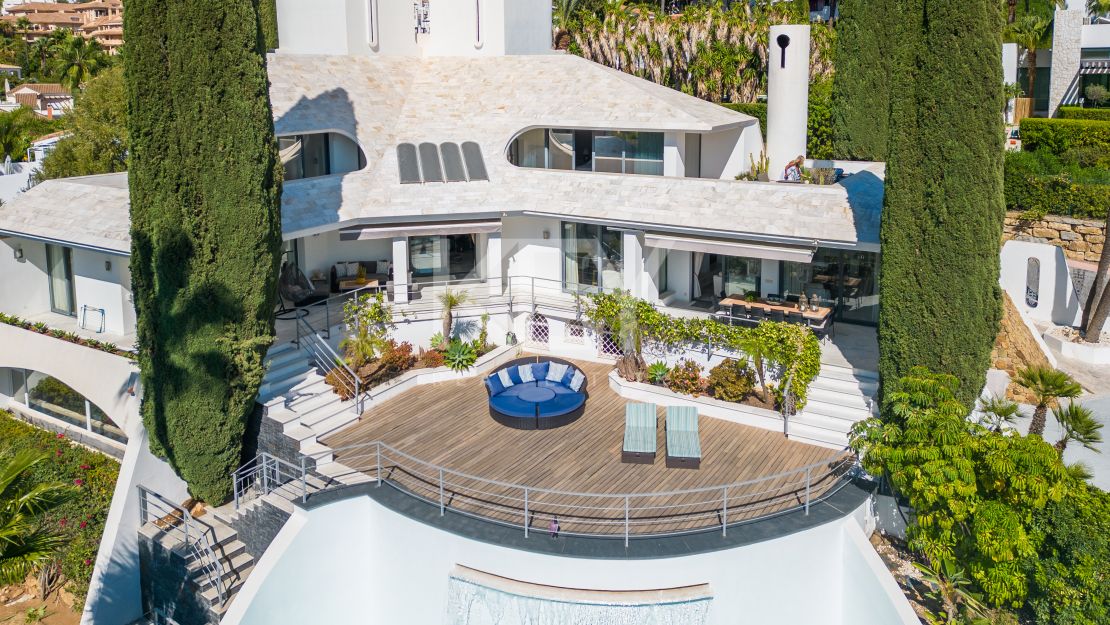 Unique and luxurious villa for sale in Nueva Andalucia, Marbella