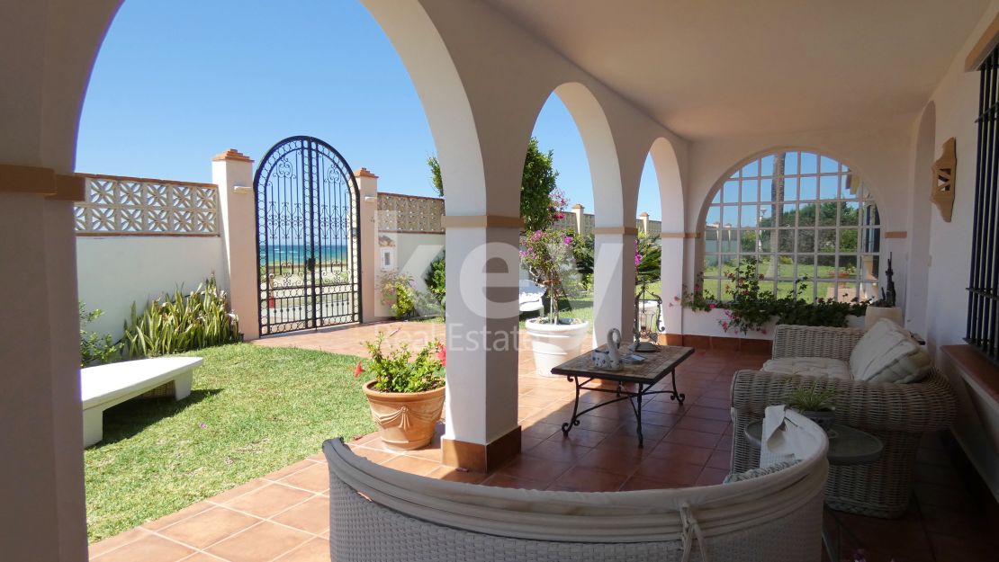 Exceptional beachfront villa for sale in Elviria Playa, Marbella East