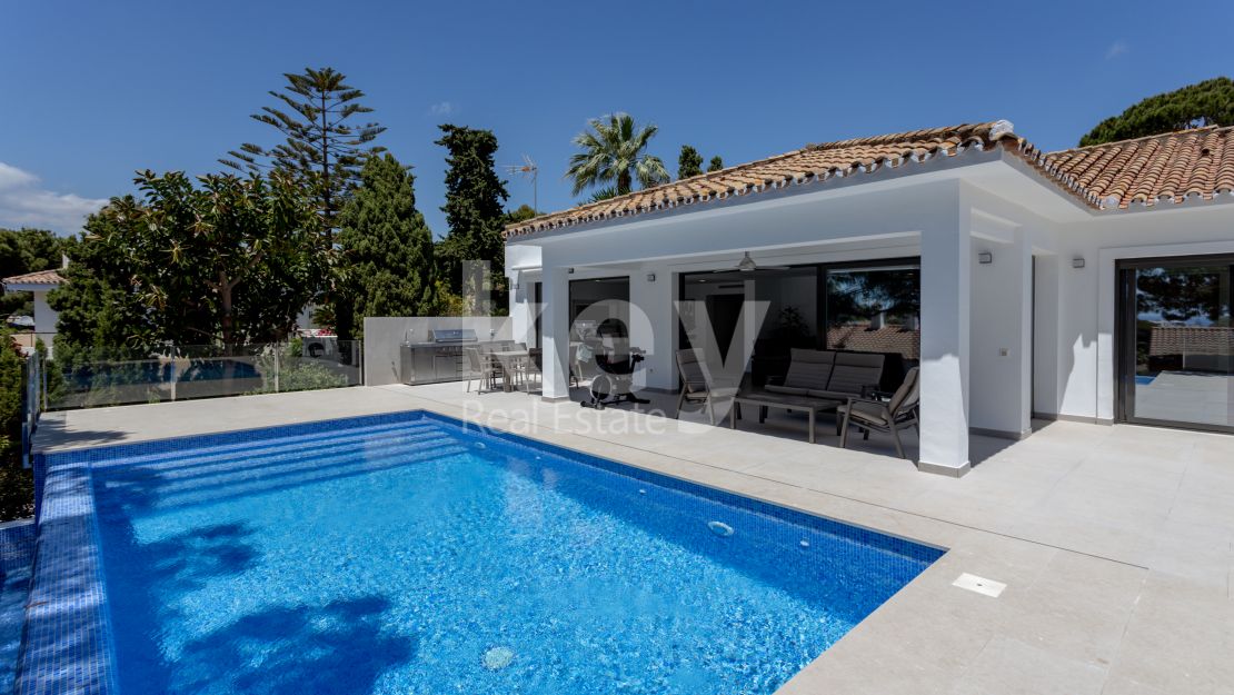 Impresionante villa moderna totalmente reformada disponible para alquiler con opción a compra en Artola, Marbella Este