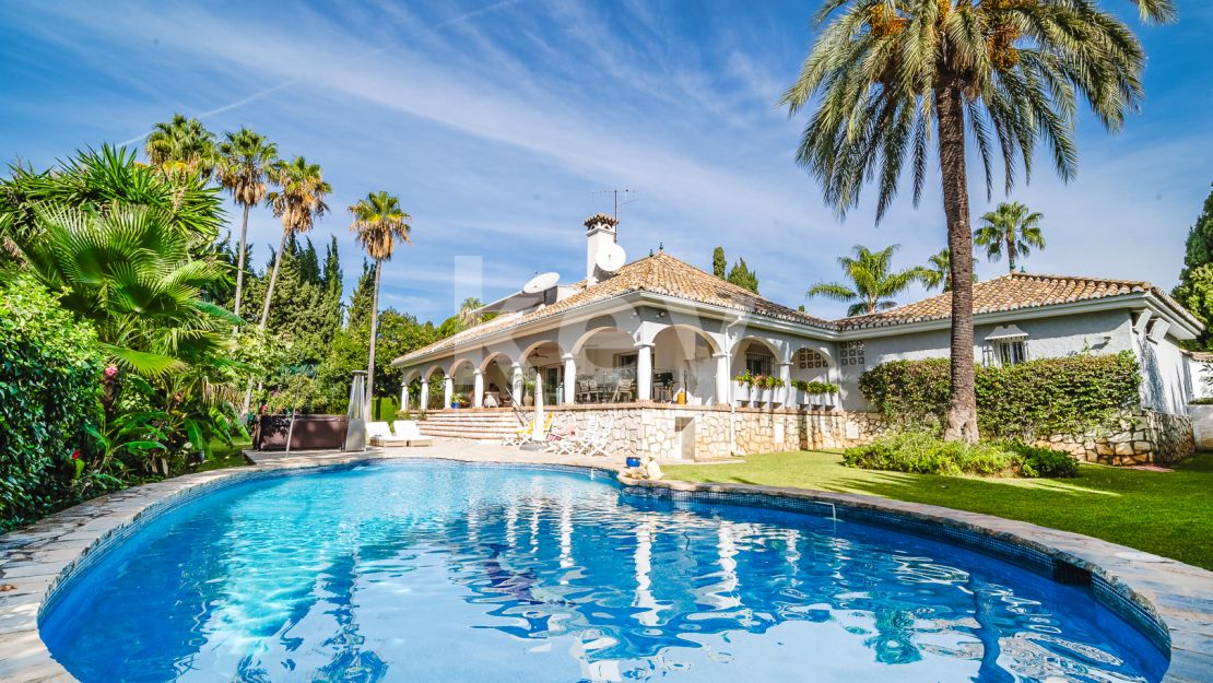 Villa Margareta, el encanto de la vida mediterránea en primera linea de golf, Guadalmina Alta, Marbella