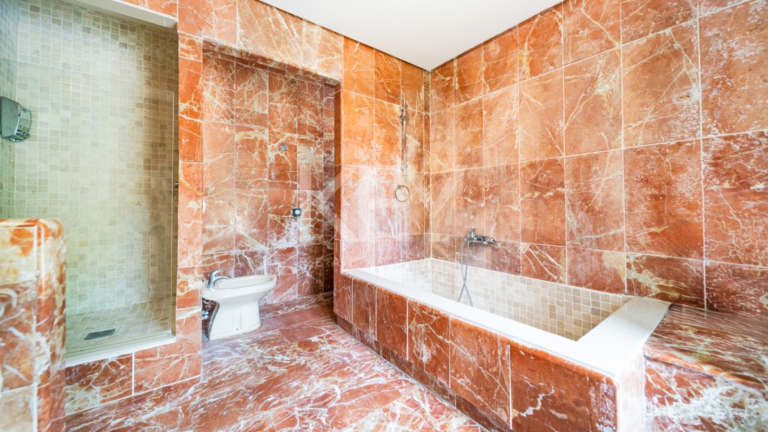 Spacious and comfortable villa for long-term rent in Nagueles, Golden Mile, Marbella