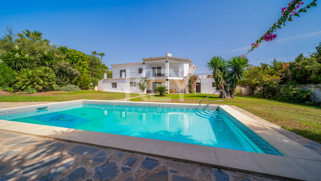 Amazing stylish villa for sale in Nagueles, Golden Mile, Marbella