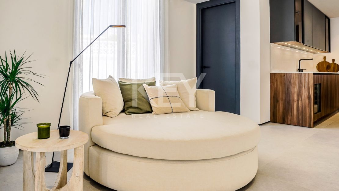 Totally refurbished, contemporary villa for sale in Nueva Andalucia, Marbella