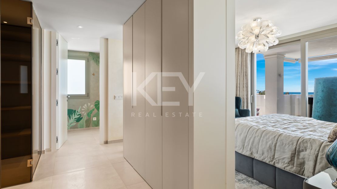 Потрясающая квартира с 7 спальнями и потрясающим видом на Средиземное море на продажу в Новой Андалусии, Марбелья