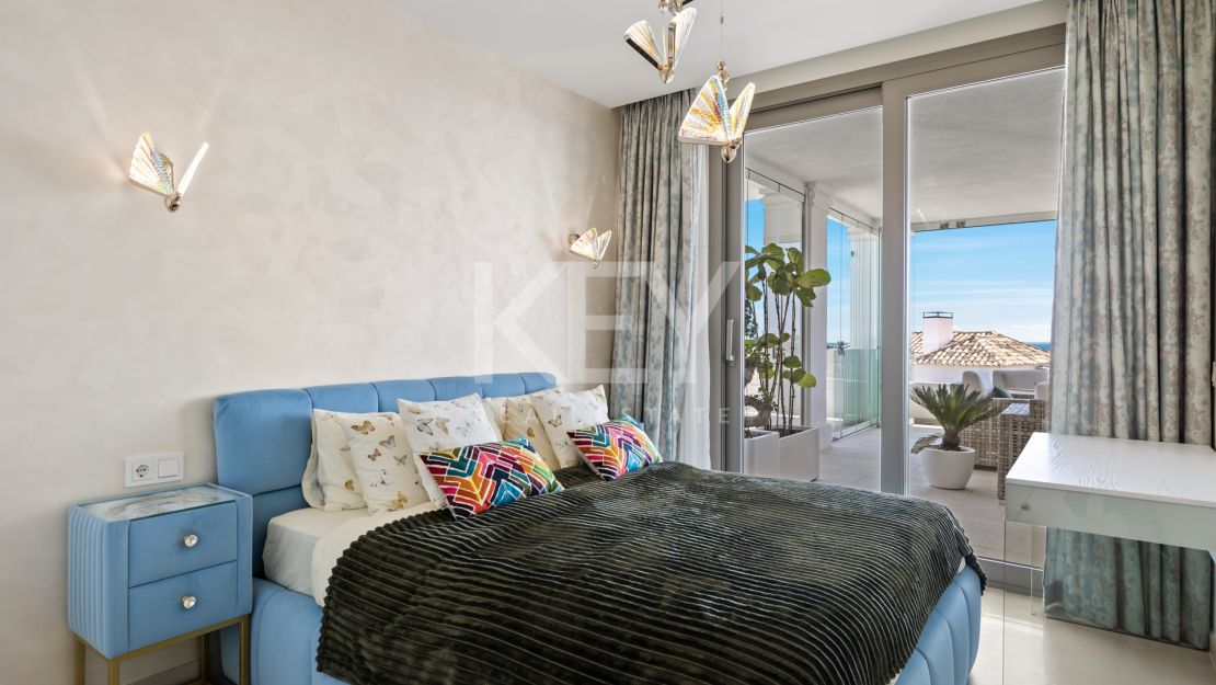 Потрясающая квартира с 7 спальнями и потрясающим видом на Средиземное море на продажу в Новой Андалусии, Марбелья