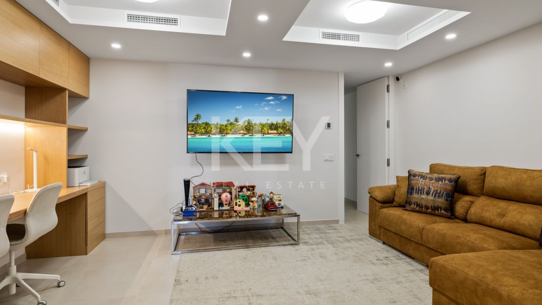 Потрясающая квартира с 7 спальнями и потрясающим видом на Средиземное море на продажу в Новой Андалусии, Марбелья