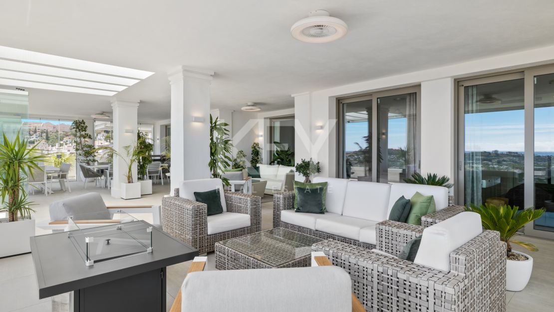 Потрясающая квартира с 7 спальнями и потрясающим видом на Средиземное море на продажу в Новой Андалусии, Марбелья