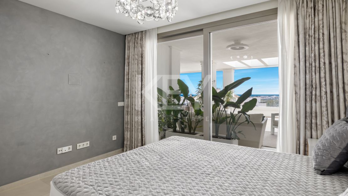 Потрясающая квартира с 7 спальнями и потрясающим видом на Средиземное море на продажу в Новой Андалусии, Марбелья