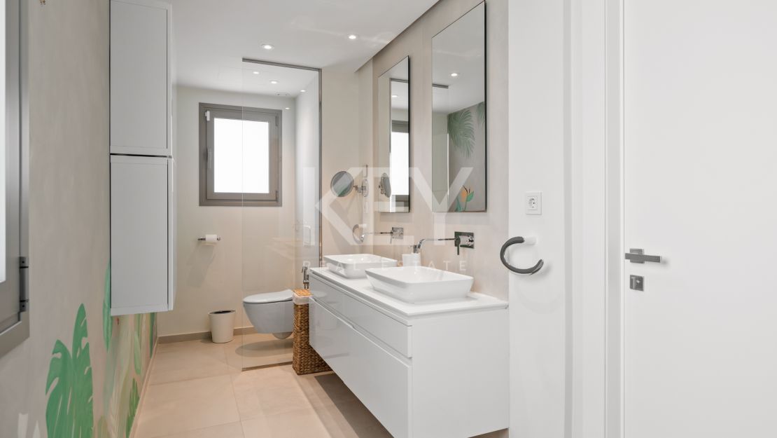 Потрясающая квартира с 7 спальнями и потрясающим видом на Средиземное море на продажу в Новой Андалусии, Марбелья