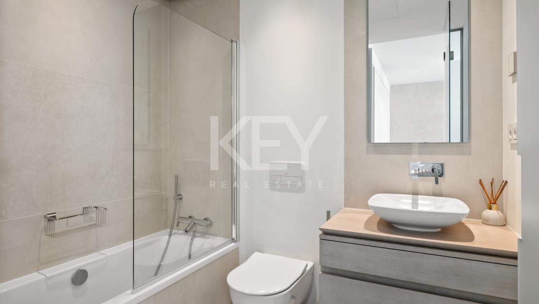 Потрясающая квартира с 7 спальнями и потрясающим видом на Средиземное море на продажу в Новой Андалусии, Марбелья