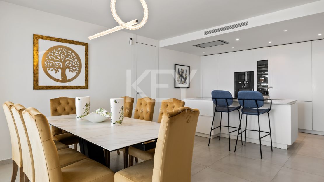 Потрясающая квартира с 7 спальнями и потрясающим видом на Средиземное море на продажу в Новой Андалусии, Марбелья