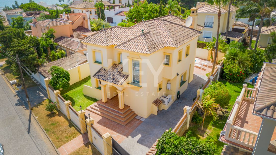 La encantadora villa en alquiler a largo plazo en Costabella, Marbella