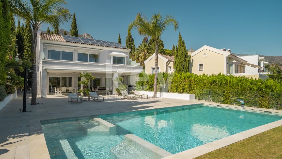 Stunning and perfectly presented villa for sale in Balcones de Sierra Blanca 