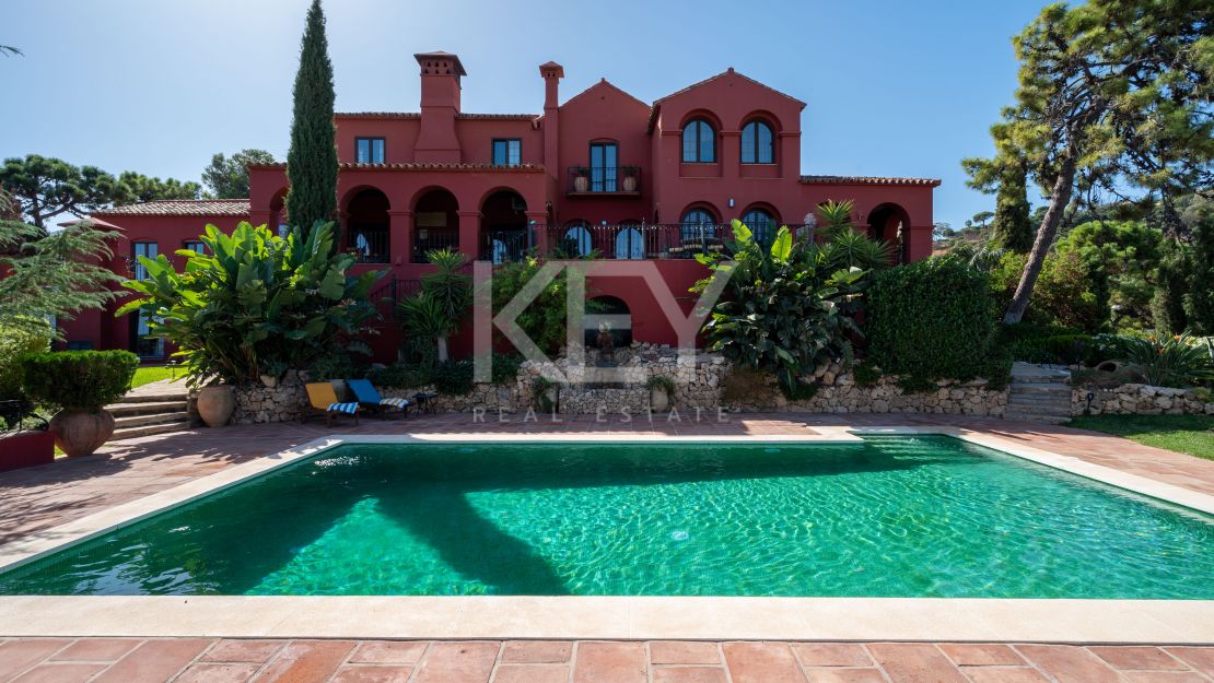 Villa auténtica y espaciosa con increíbles vistas al mar en alquiler en El Madroñal, Benahavís