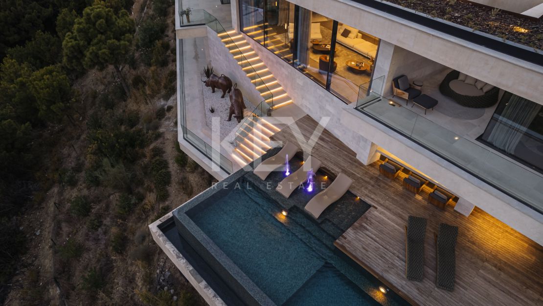 One-of-a-kind luxurious villa with panoramic sea views in Monte Mayor, Benahavis