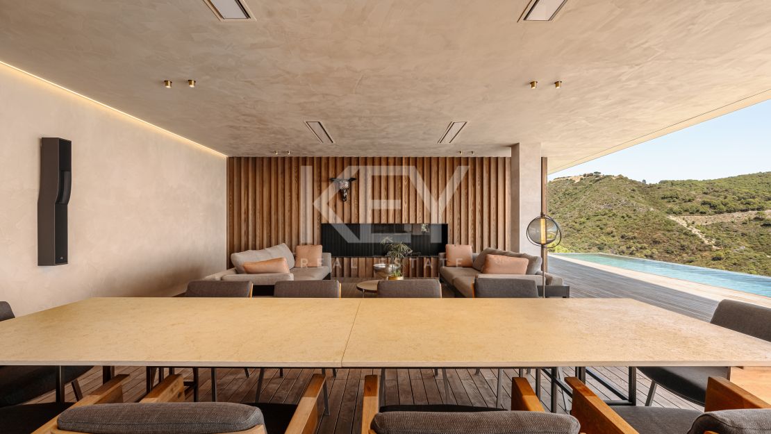 One-of-a-kind luxurious villa with panoramic sea views in Monte Mayor, Benahavis