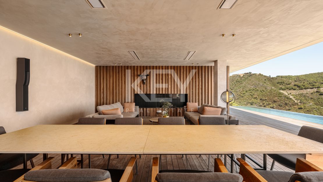 One-of-a-kind luxurious villa with panoramic sea views in Monte Mayor, Benahavis