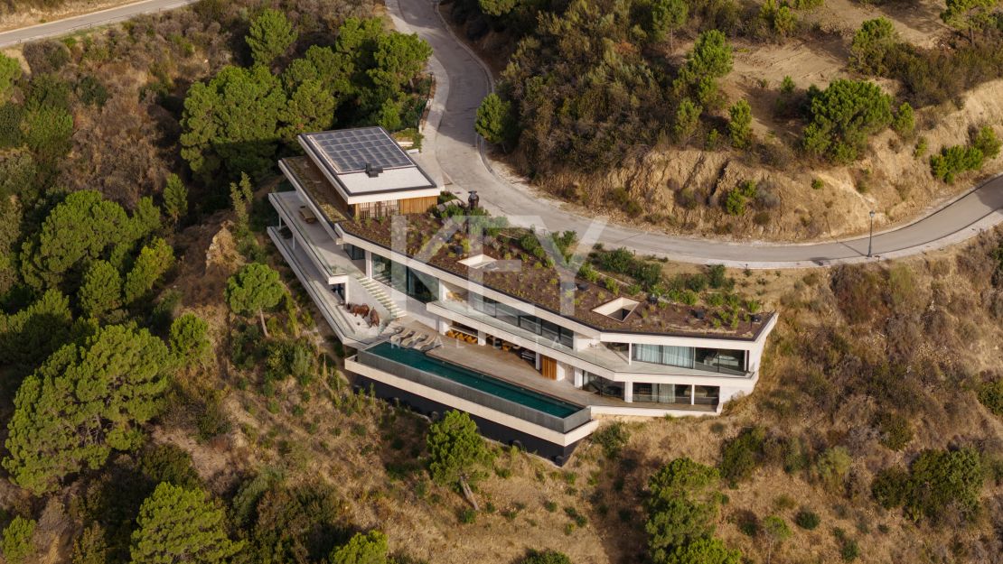 One-of-a-kind luxurious villa with panoramic sea views in Monte Mayor, Benahavis