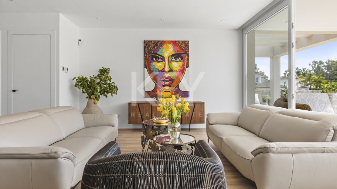 Exquisita y nueva villa a poca distancia de la playa en venta en San Pedro de Alcántara