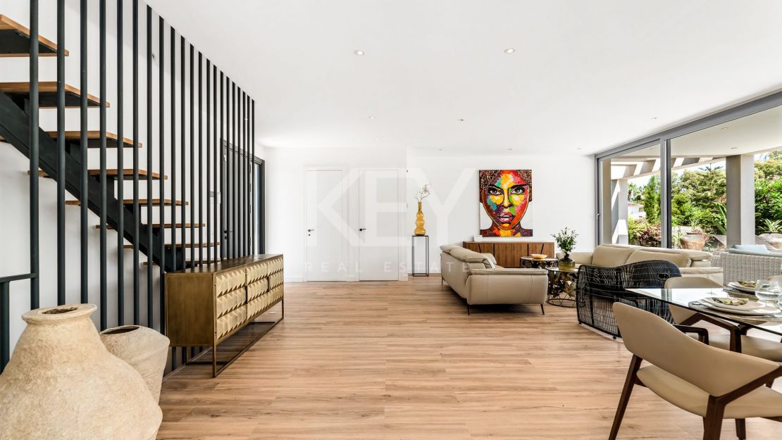 Exquisita y nueva villa a poca distancia de la playa en venta en San Pedro de Alcántara