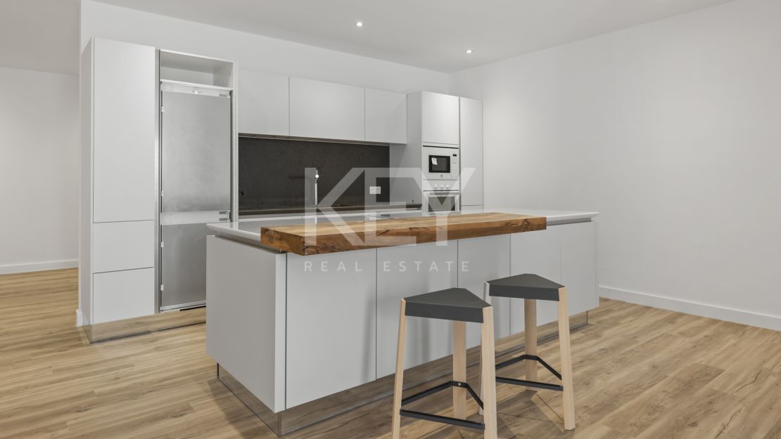 Exquisita y nueva villa a poca distancia de la playa en venta en San Pedro de Alcántara