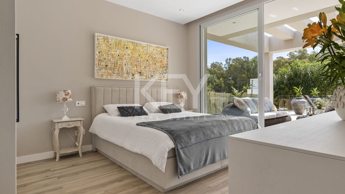 Exquisita y nueva villa a poca distancia de la playa en venta en San Pedro de Alcántara