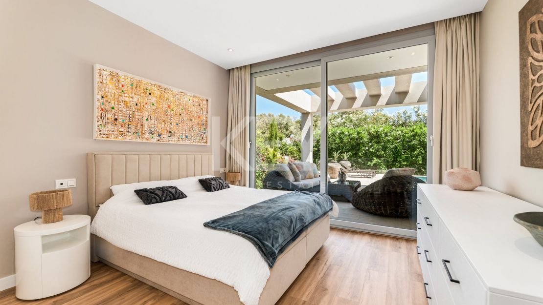 Exquisita y nueva villa a poca distancia de la playa en venta en San Pedro de Alcántara