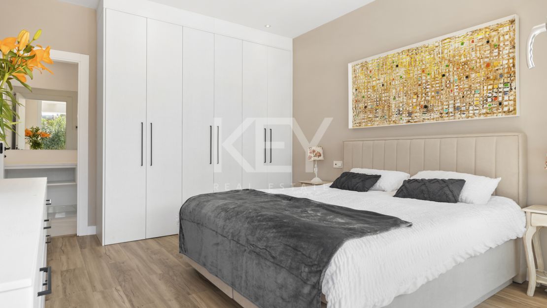 Exquisita y nueva villa a poca distancia de la playa en venta en San Pedro de Alcántara